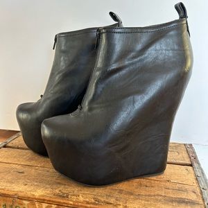 Jeffrey Campbell 99 Two ankle wedge bootie